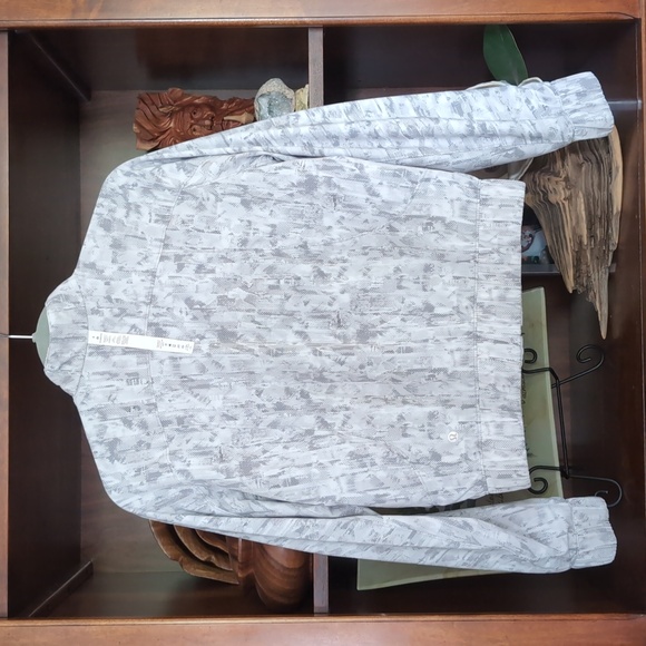 Lululemon Women's Bombs Away Jacket White/City Reversible Jacket Size 4 - Picture 13 of 16